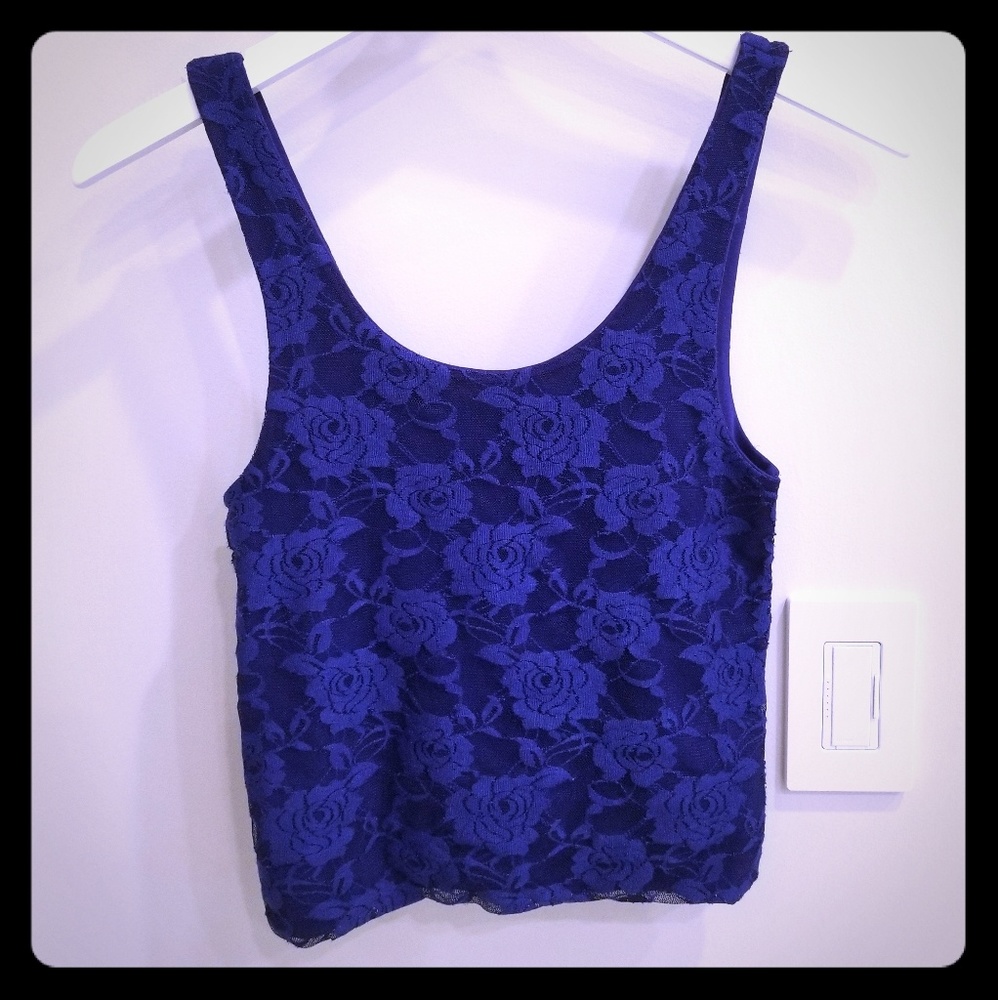 I love h81 💙 Blue cropped tank